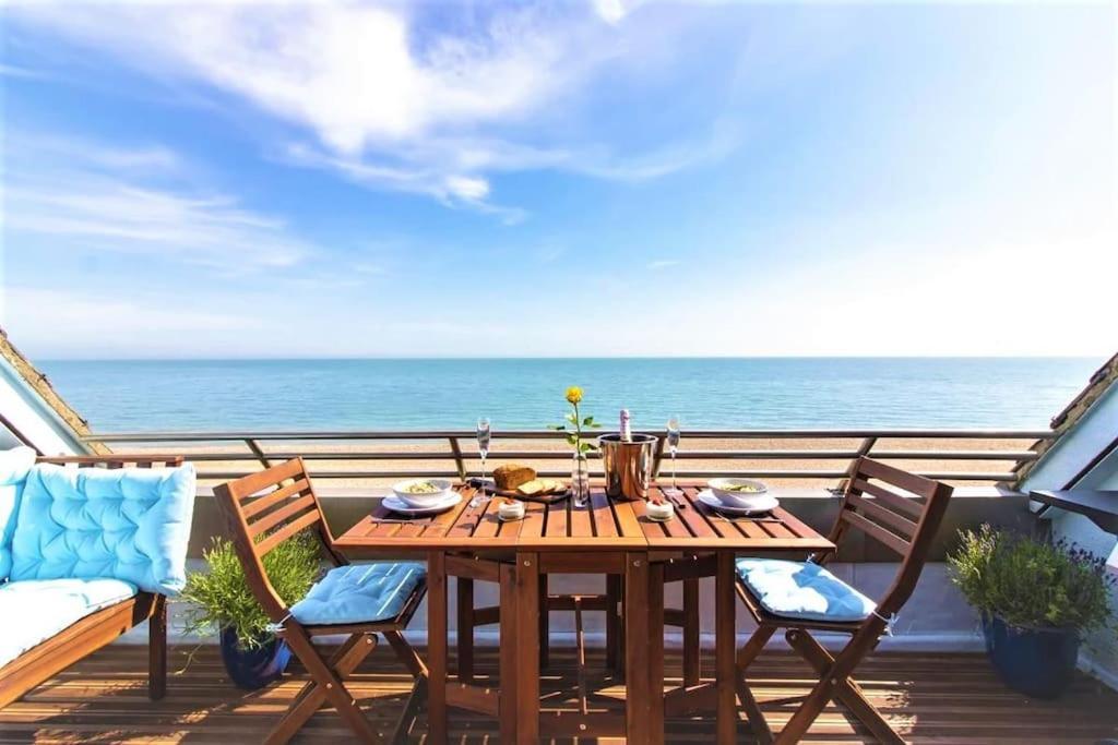 The Luxury Beach Property - Oceanbreeze Sandgate Eksteriør billede